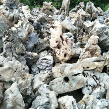 白色太湖石摆件 广西太湖石石场在哪里 广西太湖石和真太湖石窟窿石
