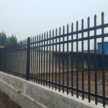 龙门学校围墙铁栏杆定制 焊接带枪头锌钢栅栏 惠州工厂铁艺围栏现货