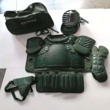 成人武術(shù)套裝 拳擊訓(xùn)練護(hù)具全套 成人武術(shù)套裝 拳擊訓(xùn)練護(hù)具全套