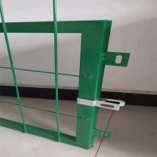 新疆护栏生产厂家/新疆框架护栏网规格/围栏批发