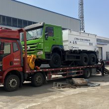 修路灰料撒布车的构成有什么