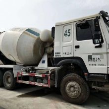 广西玉林没活干急转让11万出手一台14年豪沃10方水泥罐车