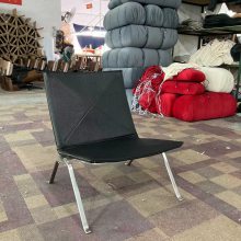 ***PK22 EASY CHAIR