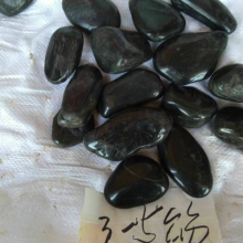 银川3-5公分黑色卵石钱一吨，顺永雨花石生产基地