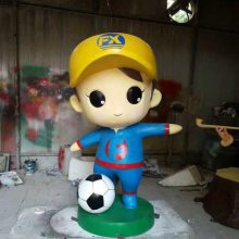 足球明星名人吉祥物玻璃钢踢足球卡通人偶雕塑世界杯模型树脂迎宾