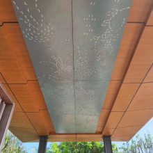广东木纹弧形铝单板天花吊顶-木纹弧形天花厂家-木纹铝单板吊顶