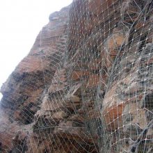 川丰丝网厂供应坡道防护网 高速公路边坡护栏网 表面喷塑 美观实用