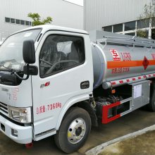 5吨8吨10吨油罐车报价 东风5.15方加油车现车优惠促销