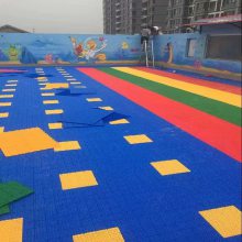 幼儿园室外悬浮地板操场篮球场专用户外运动塑料防滑拼接地垫施工