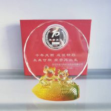 琉璃十二生肖奖牌，深圳退休员工纪念品定制，金银币镶嵌水晶摆件，公司集团老员工退休纪念牌，纪念盘摆件