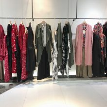 深圳高端货源女装专柜正品赫斯特2019秋冬装风衣外套广州品牌女装折扣服装批发一手货源