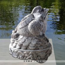 2020新款石雕金蟾雕塑水池景观喷水金蟾招财摆件厂家优惠石雕修复翻新