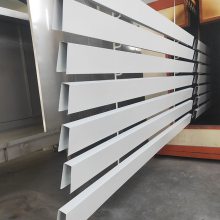 北京汽车店铝方通吊顶 50X90白色U型铝方通