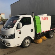 C证开的路面清扫车 国六东风途逸蓝牌小型扫路车