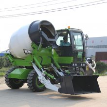 云南保山自动上料搅拌车 自上料小行型搅拌车价格