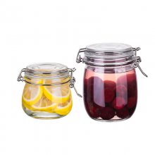 ƿ Glass storage jar