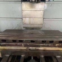处理二手高峰VMC-137立式加工中心二手立加二手高峰加工中心