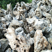 白色太湖石摆件 广西太湖石石场在哪里 广西太湖石和真太湖石窟窿石