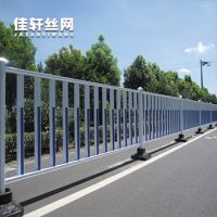 青岛市政道路护栏 小区围挡 pvc草坪护栏 京式围挡 交通护栏 道路隔离栏 城市道路护栏