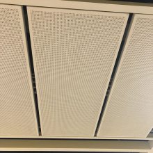 苏州水果店定制300X600微孔铝扣板 白色铝方板厂家