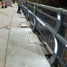 聊城昌盛联合护栏公司(多图)-濮阳灯光桥梁护栏厂家