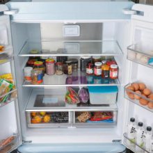 银色免喷涂ABS材料在冰箱装饰条上的应用