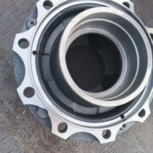 奔驰4144卡车后轮轴头