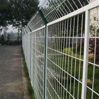 1.5米折弯护栏 折弯护栏网特点 防盗防拆铁丝围网