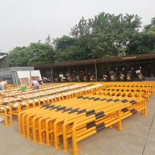 露天停车场防撞护栏杆 25公分高U型挡车杆 尺寸高度可定