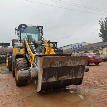 搅拌机铲车 建筑工程用946铲车改装搅拌斗中首重工