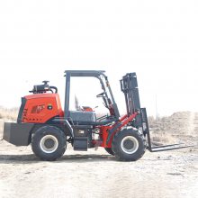 越野叉车四驱一体式内燃座驾式柴油山地搬运车