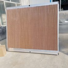 猪场水帘的选择与维护