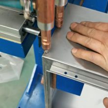 配电箱焊机 电表箱焊接设备 电箱生产流水线设备价格