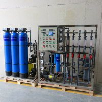 供应柳州柳江小型实验室超纯水设备 华兰达玻璃钢1吨EDI反渗透设备