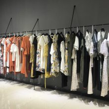 ***休闲品牌简约风情2019夏装广州品牌女装折扣批发一手货源电商平台直播进货渠道