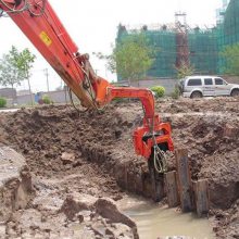 程煤 液压振动打桩机 四驱轮式道路护栏打拔一体机 锤头