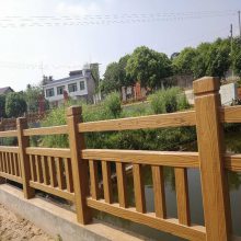 广东道路安装仿木花箱 仿树皮垃圾桶 艺高景观水泥梯形仿木栏杆 双叉仿木护栏