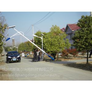 供应山东青岛聊城烟台淄博莱芜新农村建设用太阳能LED节能路灯批发