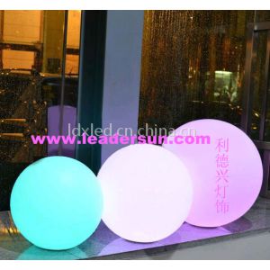 供应厂家直销 led滚塑灯饰 80cm七彩发光防水圆球灯