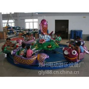 供应辰宇广场轨道小火车厂家 12座旋转木马 太空环