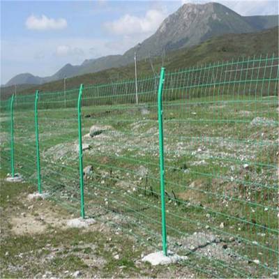 铁路防护栅栏 园林围墙网 浸塑养殖网