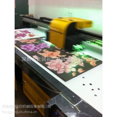 能实现浮雕效果的UV平板打印机印刷设备