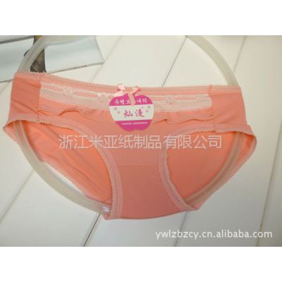 供應(yīng)N35     新款熱賣 批發(fā)蕾絲邊牛奶絲三角女士?jī)?nèi)褲