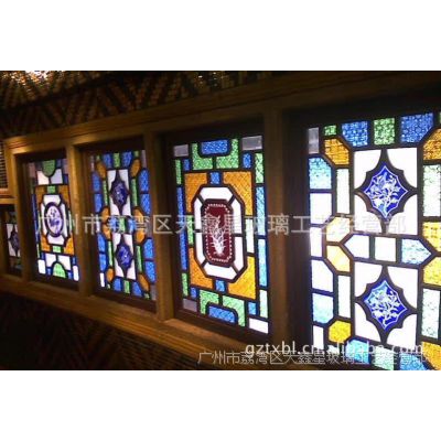 供应工艺玻璃满洲窗玻璃 彩色海棠花 压花玻璃 药水砂工艺 价格 厂家 中国供应商