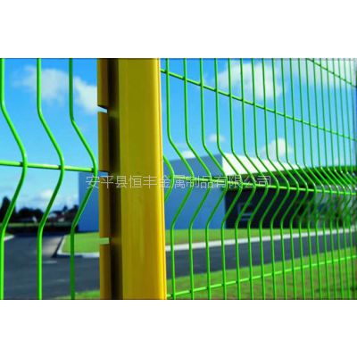 1.8米三角折弯铁路护栏、高速公路护栏网，美观实用