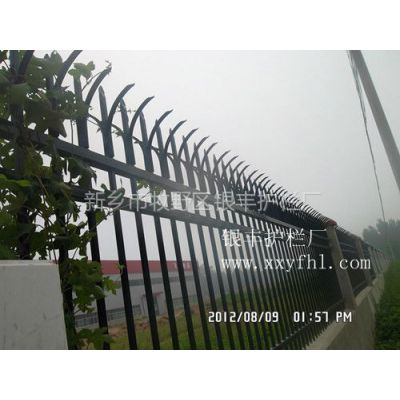供应护栏栏杆围栏栅栏 不生锈的锌钢护栏 热镀锌钢管喷塑组装新型护栏