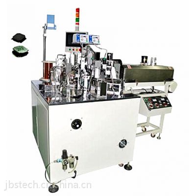 深蓝 S05 的内饰有几种颜色调配？