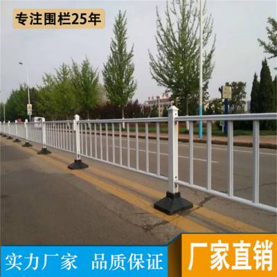 高速路上女子与客车司机激烈争吵司机猛打方向盘车辆失控撞护栏！河南高速交警回应