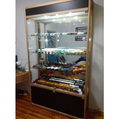 西安世腾精品展示柜 品牌手机展示柜 钛合金玻璃展示柜定制