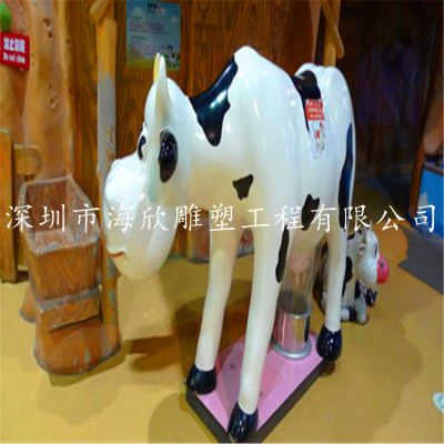 供应仿真奶牛雕塑，奶牛造型，的动物雕塑制造商，深圳最热厂家动物雕塑